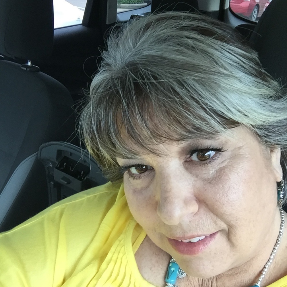 Meet your Posher, Lisa